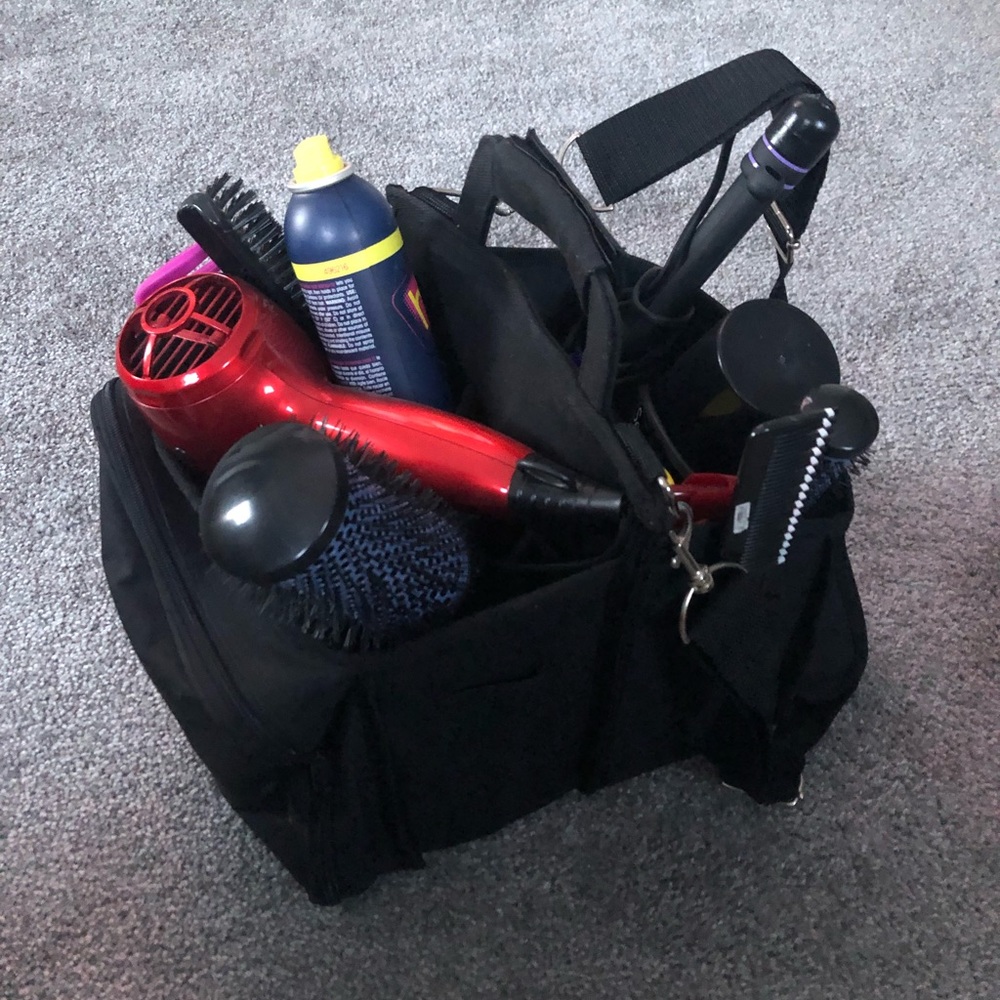 Traveling hairstylist case